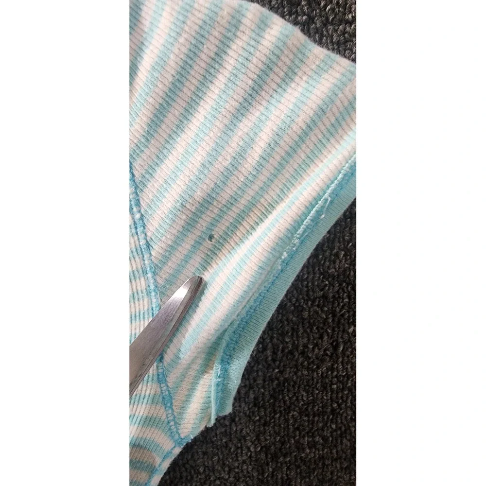 Vintage Y2KHollister Blue White Striped Ribbed V-Neck Short Sleeve Top Size M - Picture 3 of 6